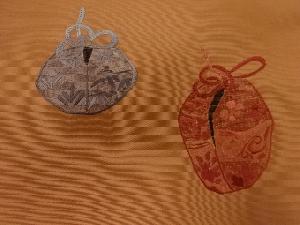 アンティーク　仕覆に花模様刺繍名古屋帯